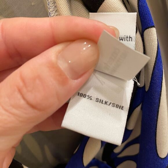 Diane von Furstenberg DVF Celeste Silk Jersey Wrap Shorts Romper Blue size 4 - Picture 9 of 9